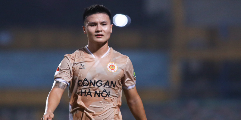Tin V League tuần này: Quang Hải có thể đến Nhật thi đấu